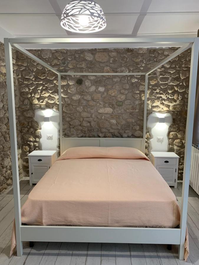 Hotel La Casa Di Pietra Formia Esterno foto
