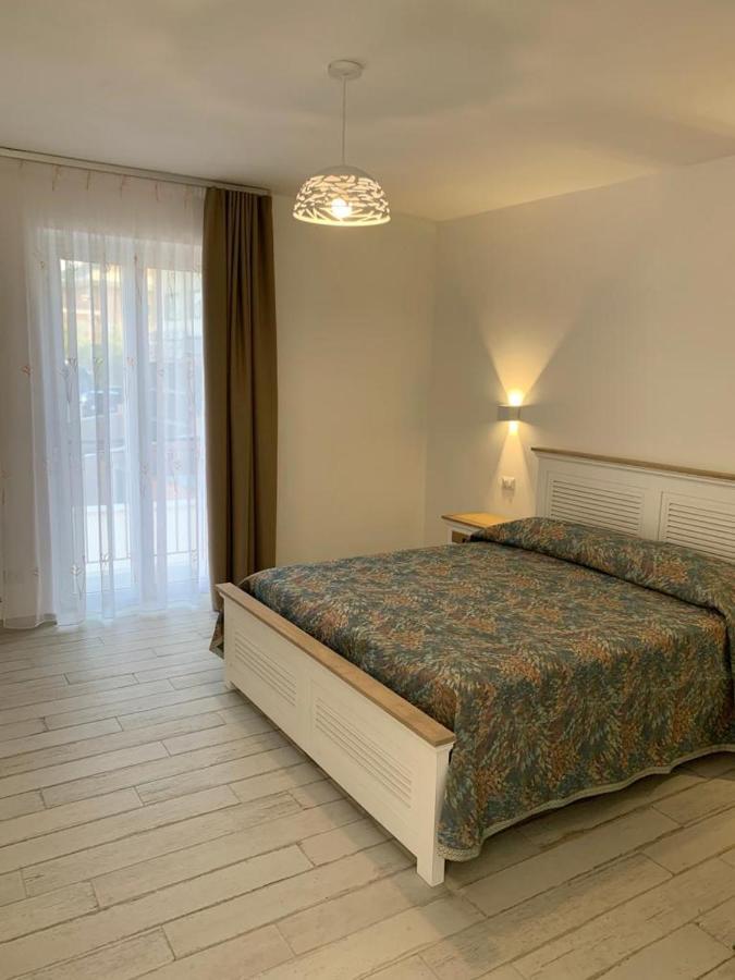 Hotel La Casa Di Pietra Formia Esterno foto