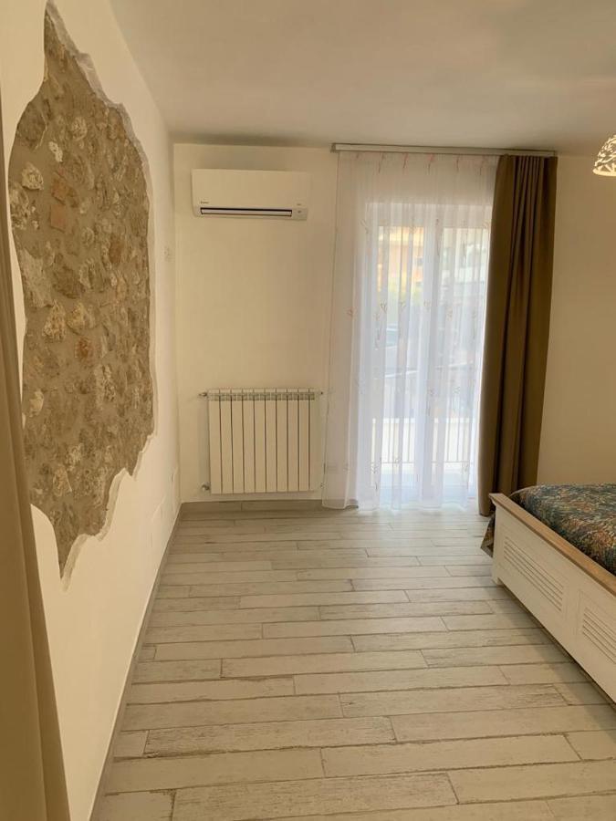 Hotel La Casa Di Pietra Formia Esterno foto