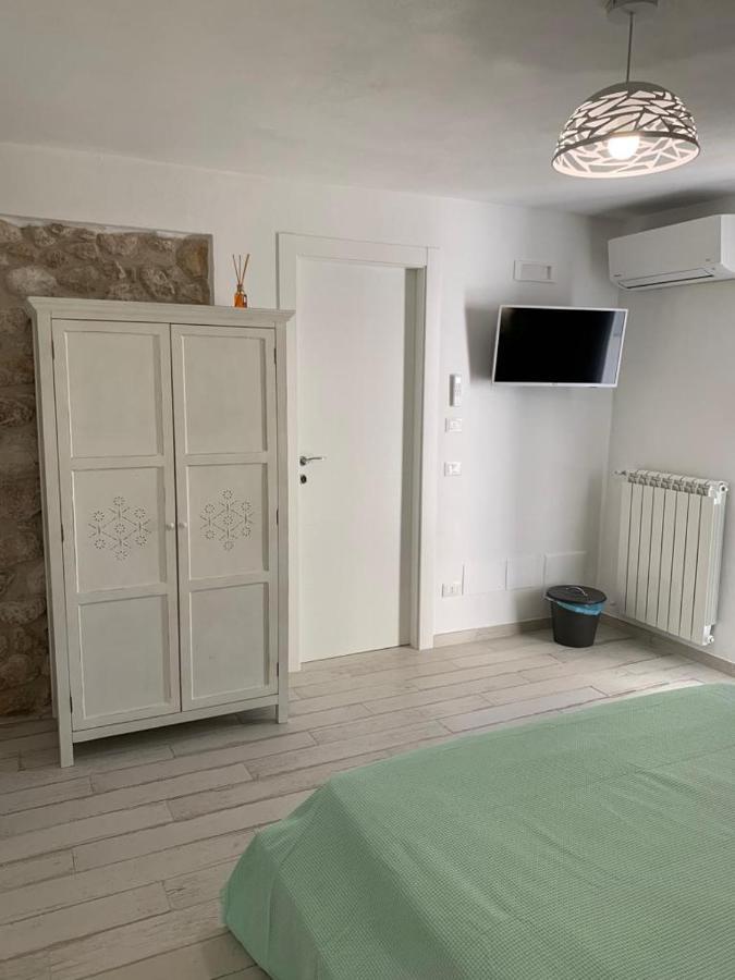 Hotel La Casa Di Pietra Formia Esterno foto