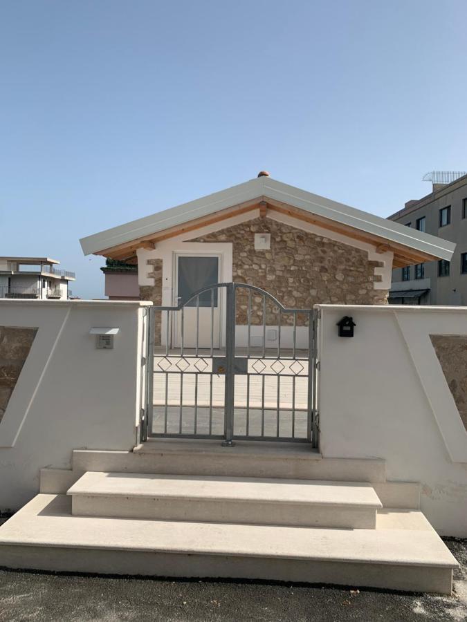 Hotel La Casa Di Pietra Formia Esterno foto