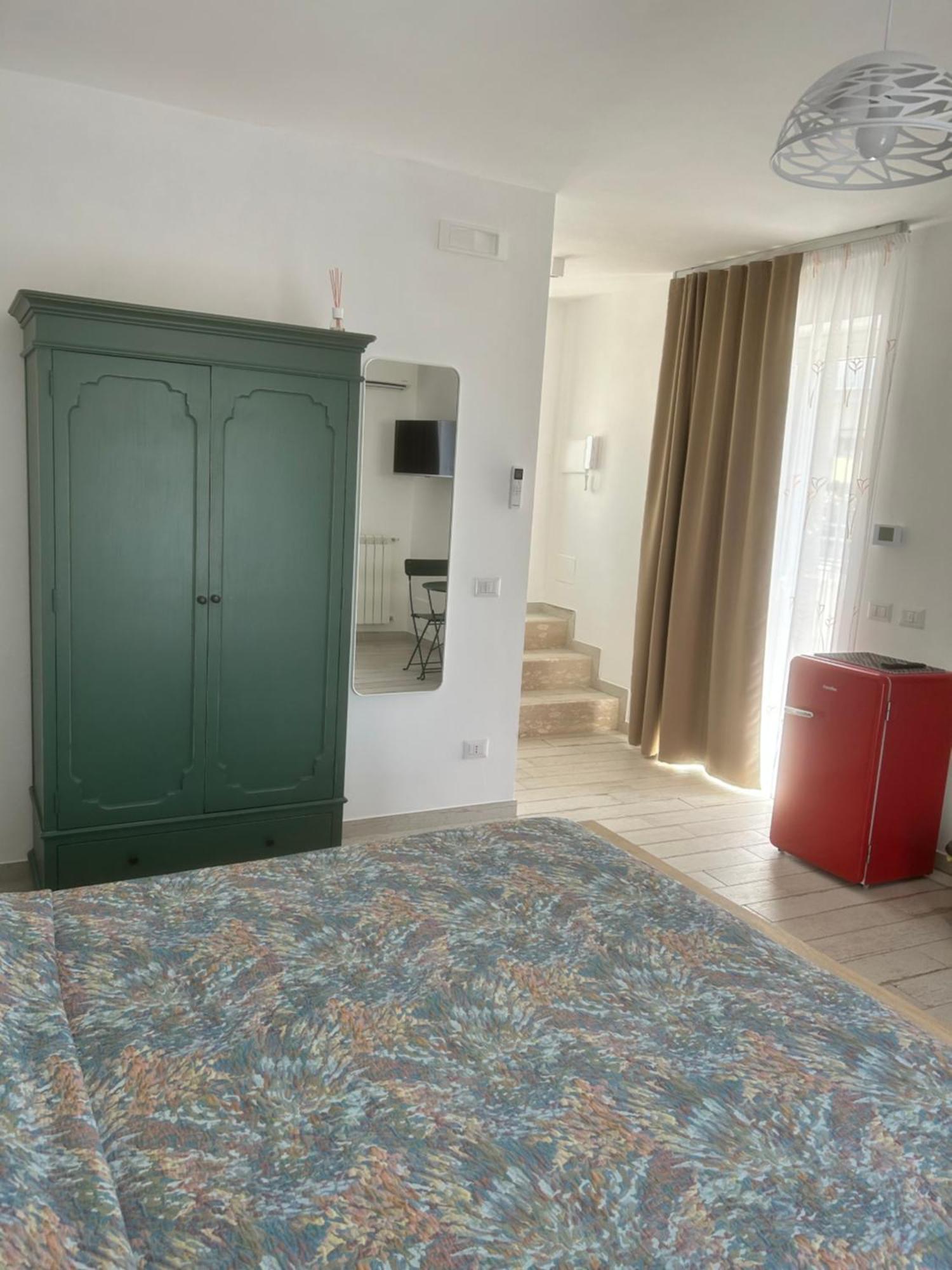 Hotel La Casa Di Pietra Formia Esterno foto
